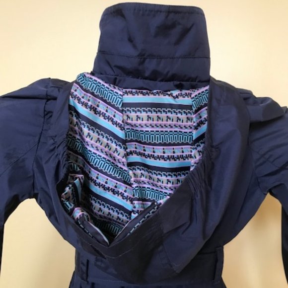 Big Girls Raincoat, Size 10-12 Girls - Picture 5 of 7